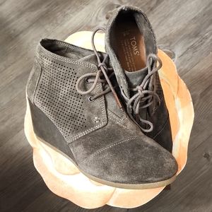 Toms desert wedge heal